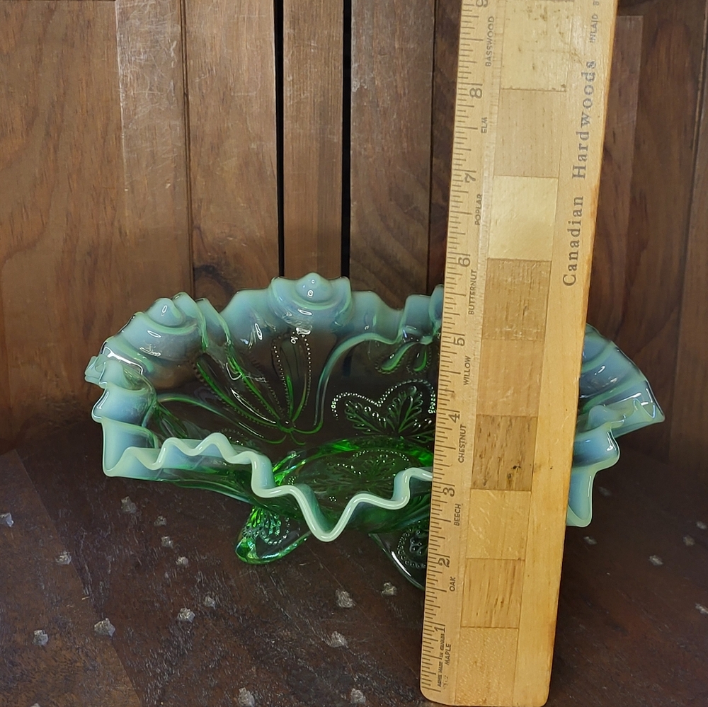Antuque Green Glass Bowl - Picture 12 of 13